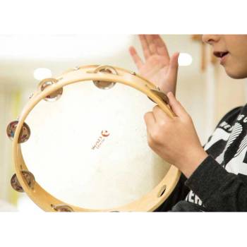 Classic World Educational Детска дървена тамбурина с малки звънчета 25 см (cwe40514)