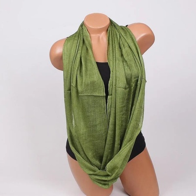 Кръгъл дамски шал в зелен цвят