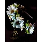 Radi handmade Диадема за коса със светло сини маргаритки и тъмно зелени листа (596)