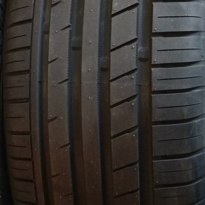 Zeetex HP2000 VFM 215/35 R18 84Y