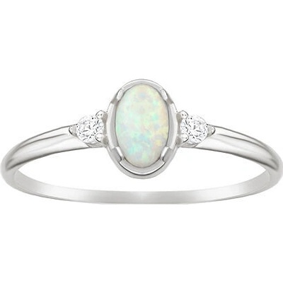 SILVEGO Zlatý prsten Venus z bílého zlata se syntetickým opálem a Brilliance Zirconia FNNNP232RGWOW