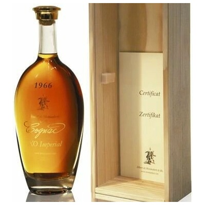 ALBERT DE MONTAUBERT COGNAC 1966 40% 0,7 l (Dřevěný obal)