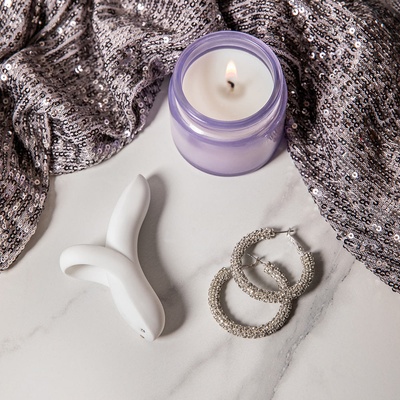 Satisfyer bold lover white na prst