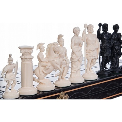Chesschec Desková hra Šachy Římské černo-bílé plastové figurky