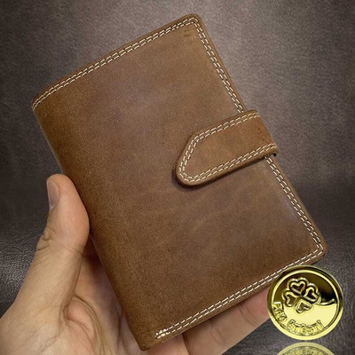 Pánská světle hnědá kožená peněženka GURU s monogramem Pravá kůže originální design ražba monogram u A Okrasně Monotype Cors.