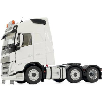MarGe Models Model tahače Volvo FH5 truck 6x2 Bílá Marge 1:32