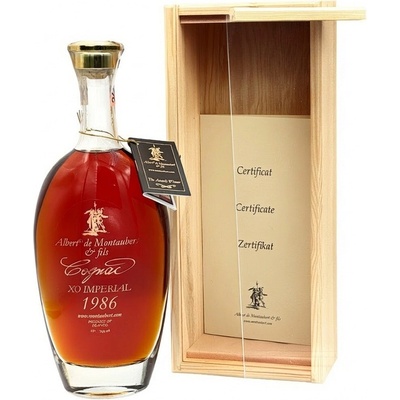 Albert De Montaubert 1986 45%, 0.7 L (kazeta)