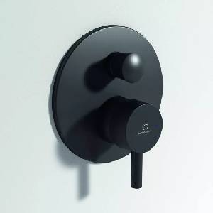 Ideal Standard Вграден смесител за вана-душ Ideal Standard Ceraline матово черно с вградено тяло (A7389XG)