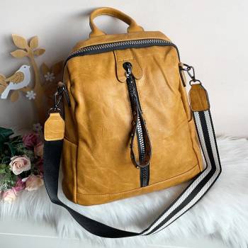 Image 1 of Жълта дамска чанта/раница Модел-2402