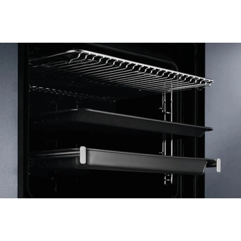 Image 1 of Electrolux EOF3H50BK SurroundCook 600