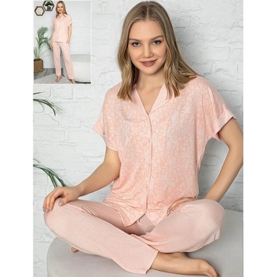 Нежна пижама в коралово и бяло на цветя