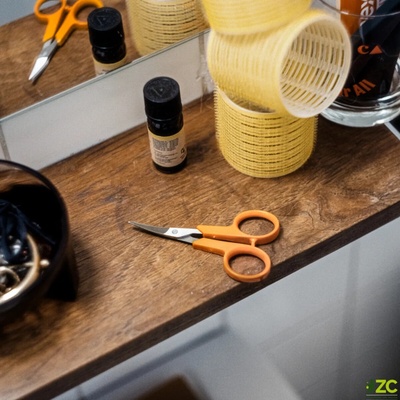 Fiskars Classic Nožnice na nechty 10 cm so zahnutými čepeľami 1075058