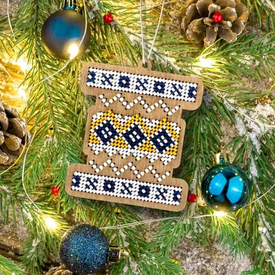 Wonderland Crafts Závěsná ozdoba - vyšívací sada (Korálková špulka)
