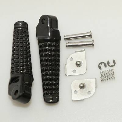 BIKETEC PARTS sada stupaček pasažéra kompletní s upevněním SUZUKI GSXR 600/750 96-05, GSXR 1000 01-04 barva černá