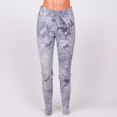 Ефектен и еластичен клин в преливащи се сиви нюанси