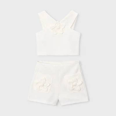 Mayoral Комплект бермуди креп и потник с цветя в мръснобял цвят за мини момиче Mayoral