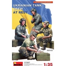 Ukrainian Tank Crew at Rest MiniArt 1:35