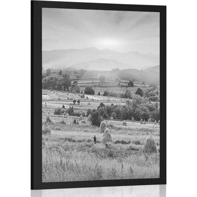 Plakát stohy sena v karpatských horách v černobílém provedení - 40x60 silver