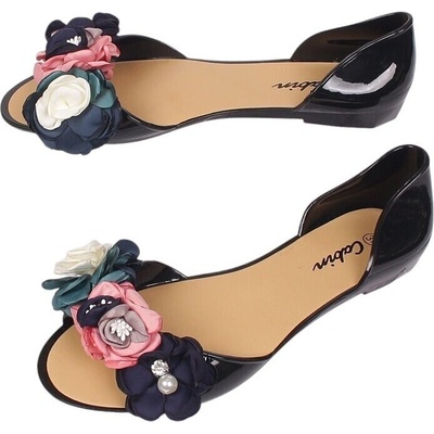 Силиконови черни обувки с декорация - цветя
