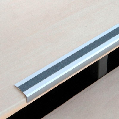 Protiskluzová schodová lišta, Aluminium m2, univerzální, šedá, š 1000 mm, síla materiálu 4 mm