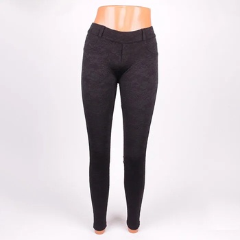 Image 1 of Клин-панталон в черно с джобове и ефектни релефни цветя