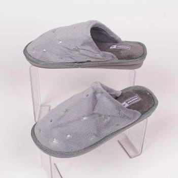 Image 1 of Сиви плюшени пантофи със сребристи звезди