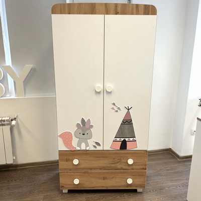 Дейзи Н БЕБЕШКИ И ДЕТСКИ ГАРДЕРОБ ЛИВИО РОЗОВ ИНДИАНЕЦ БЯЛ+ДЪБ ВОТАН