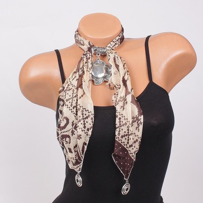 Фишу в кафяво и бежово с орнаменти и ефектно украшение