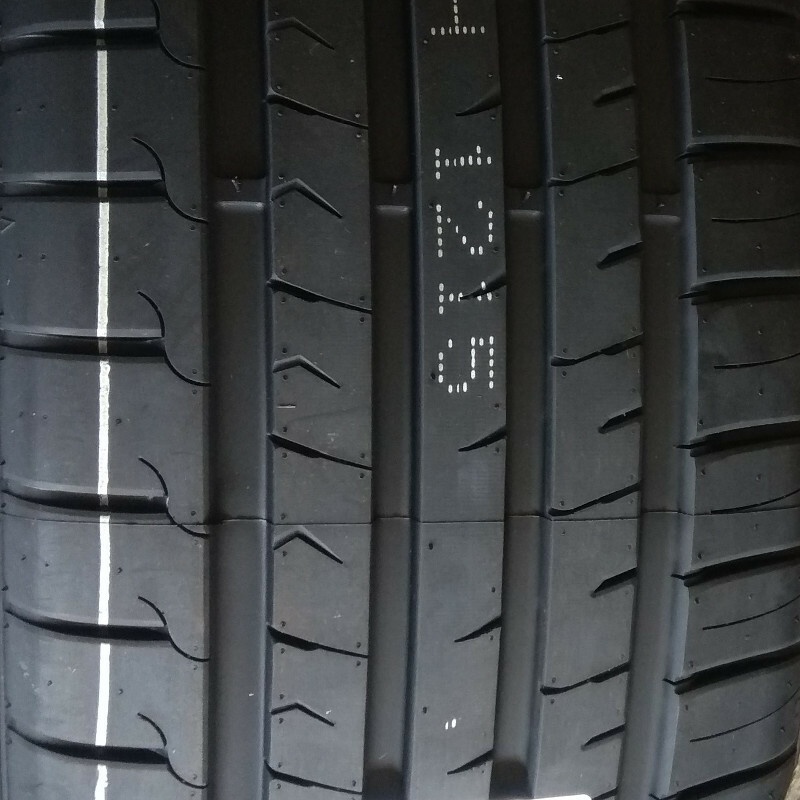 Tomket Sport Pneu Été 195/55R15 85V - Adhérence Et Performance Sur Route Sèche Et Mouillée