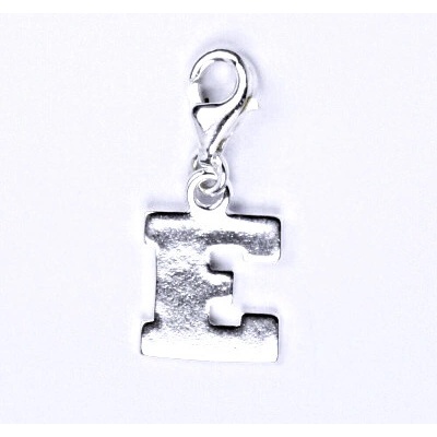 Čištín Stříbrný přívěšek písmenko E na karabince, P 904