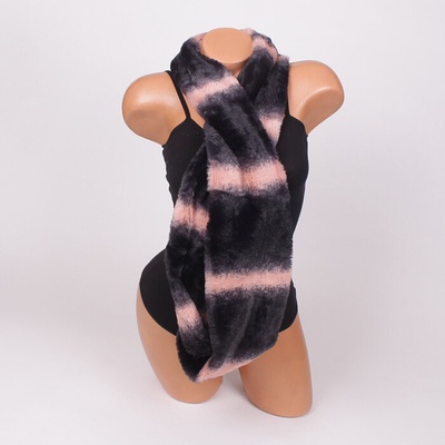 Трицветен дамски зимен шал с преливащи цветове от черно, сиво и розово