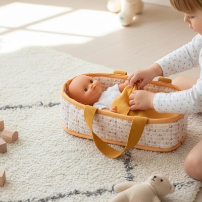 Djeco Pomea v košíku Sasha 20 cm