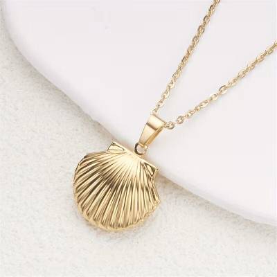 Talitha Колие с разтварящ се медальон „Мида