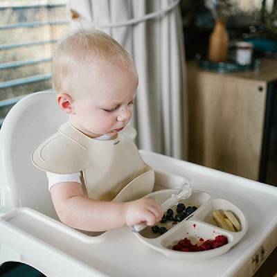 Babyono Lžička silikonová beige 6m+