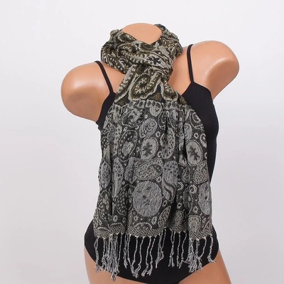 Дамски шал с ефектен десен в черно, бяло и зелено