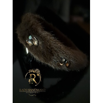 Radi handmade Елегантна диадема с кафява пухкава кожа с камъни (960)