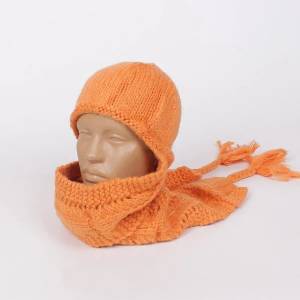  Дамски плетен шал с шапка в оранжево