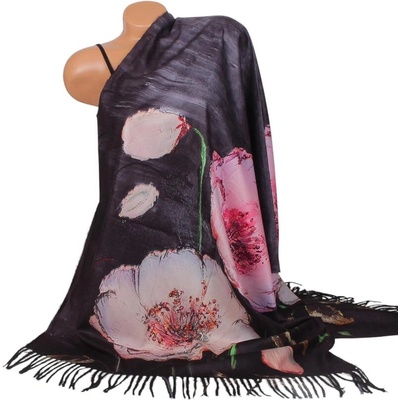 Кашмирен шал с две лица в черно с цветя