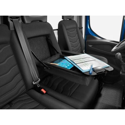Autopotah Automega IVECO DAILY VII, 1+2, SE STOLKEM, od r. 2022, Dynamic žakar tmavý
