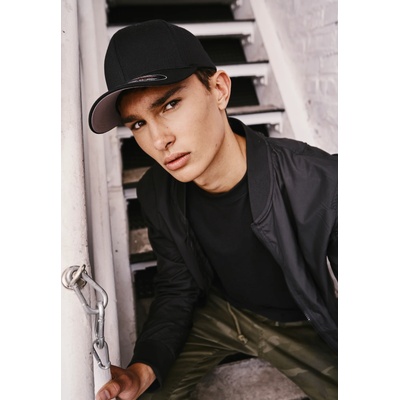 Urban Classics Шапка с козирка в черно Flexfit Wooly CombedUB-6277-00007 - Черен, размер S/M