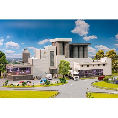 Faller Комплекс на пивоварна Veltins (130815)