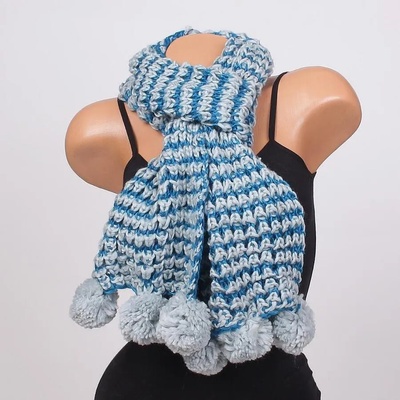 Зимен плетен шал в синьо и сиво с помпони