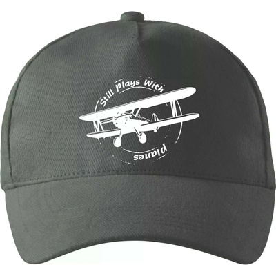 Still Plays With Planes so zahnutým šiltom a mosaznou sponou Tm. bridlica šedozelená
