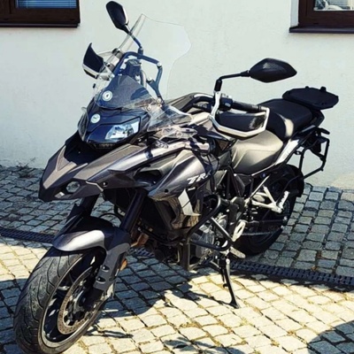 Benelli TRK 502 šedá