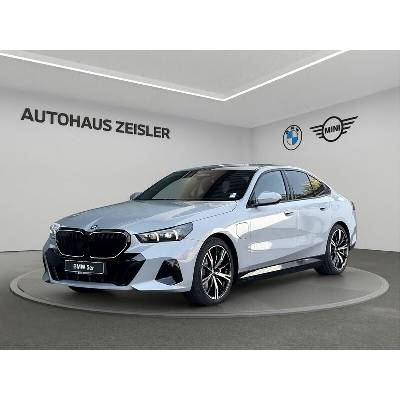 BMW 550e xDrive M Sport 360 kW