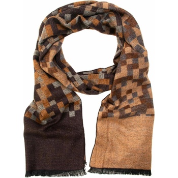 Hnedý šál s kockovaným vzorom