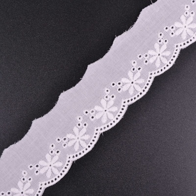 Madeirová krajka 4cm kvítek