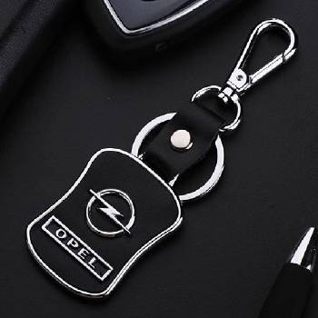 Prívesok na kľúče Opel čierna koža