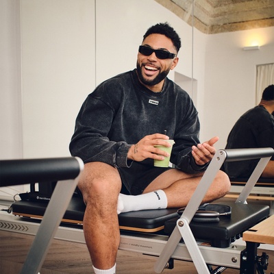 GymBeam Суичър Aura Washed Black XXXL