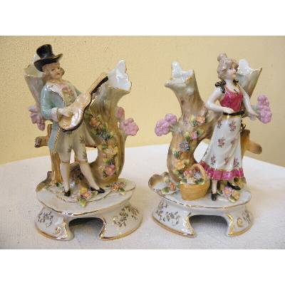 Porcelánové figurální párové vázy